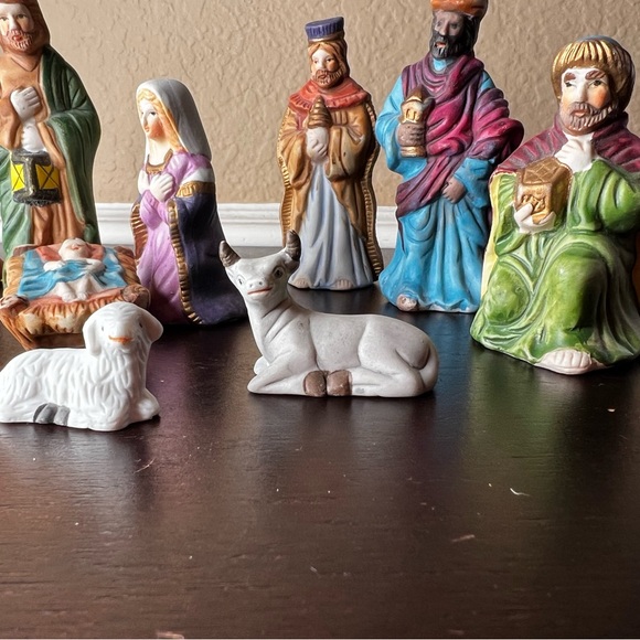 Vintage Christmas Child Creche, 10 piece, Ceramic, 1990’s Decor, Holiday Decor - Picture 3 of 7